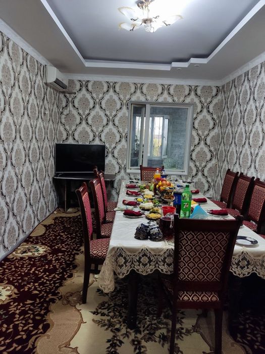 Срочно продается квартира Ахмад югинакий 3/5/5