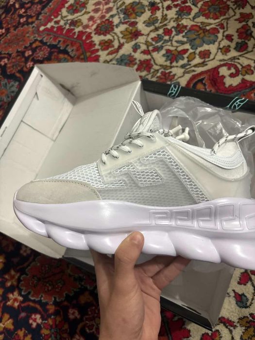 Versace chain reaction