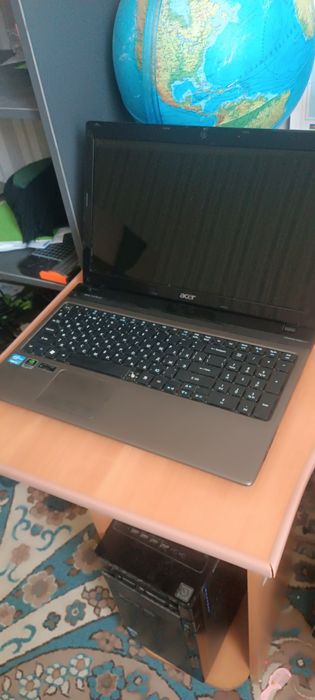 Ноутбук -- Acer.