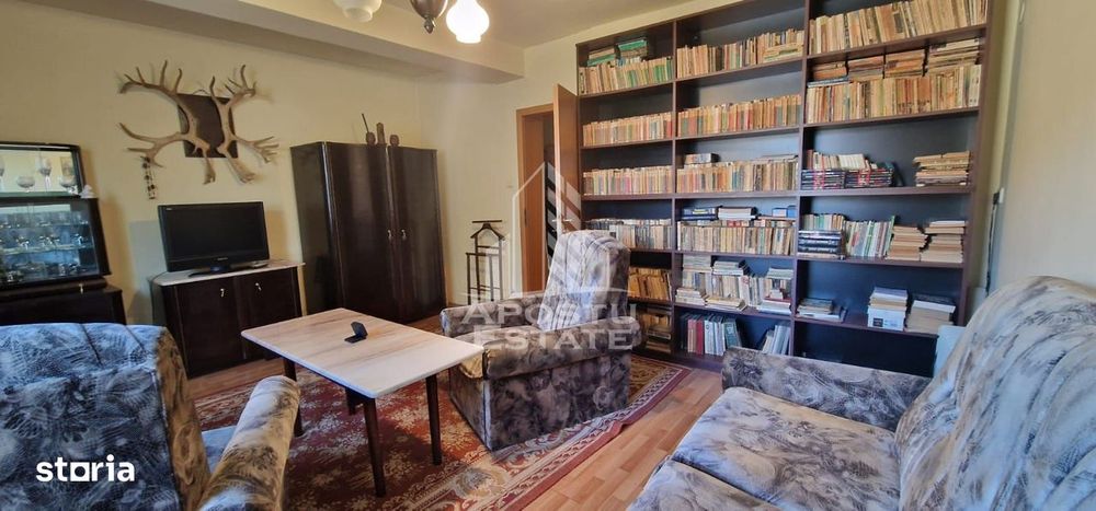 Casa individuala , centrala proprie , AC , curte , in oras