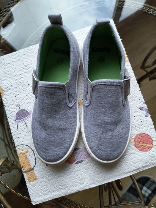 Гуменки/пантофки 29 и 30 номер, чехли за баня 30 номер