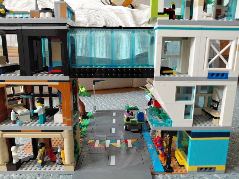 LEGO CITY, City Center, 60380