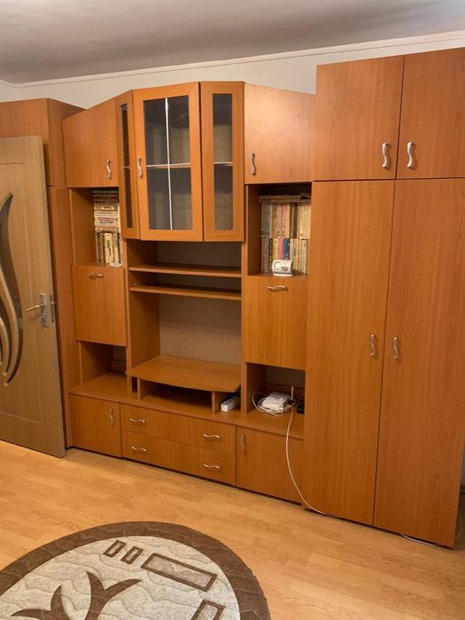 Închiriez garsonieră