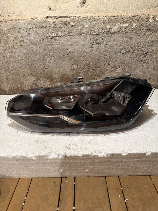 Фар за VW Polo оригинален