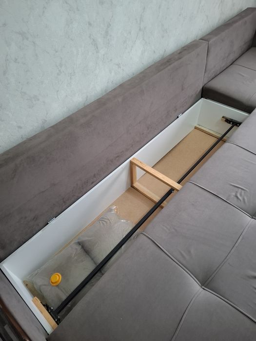 Продаётся диван - кровать.