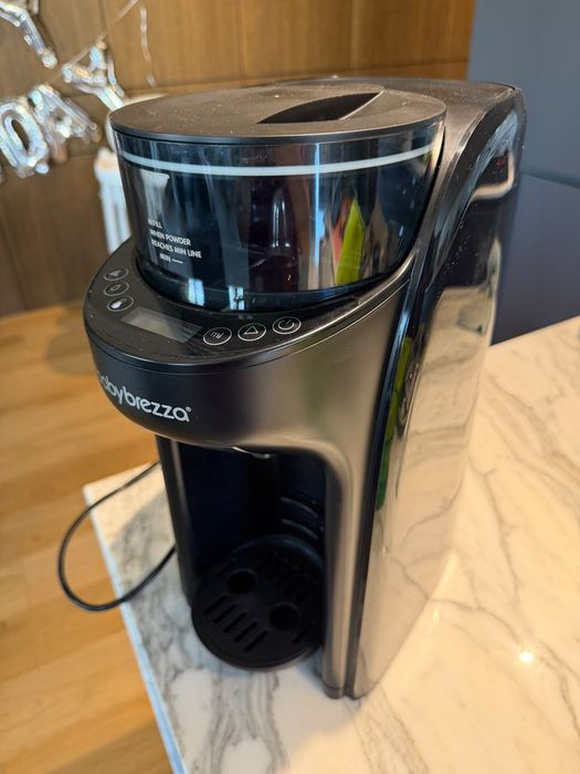 Baby Brezza уред за приготвяне на адаптирано мляко Formula Pro Advanced Black