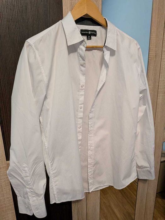 Set Exclusiv 4 camasi barbati ,marime M - NOI, NEPURTATE