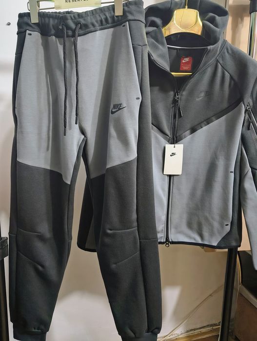 Nike tech fleece colectia 2026
