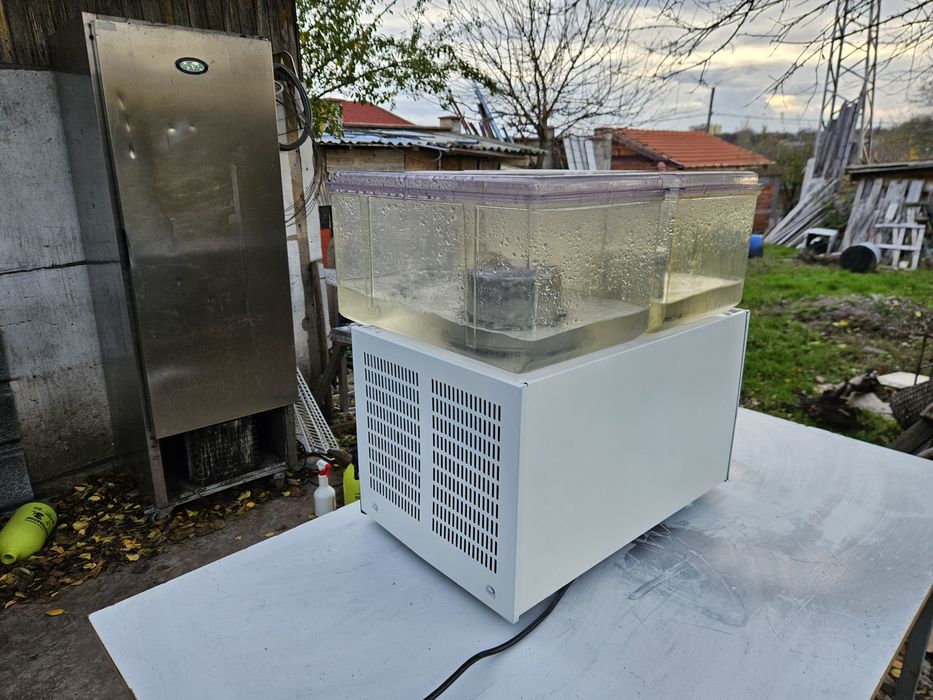 Сок и Айран машина тип помпичка 2х15 литра втора употреба Цена 550лв.