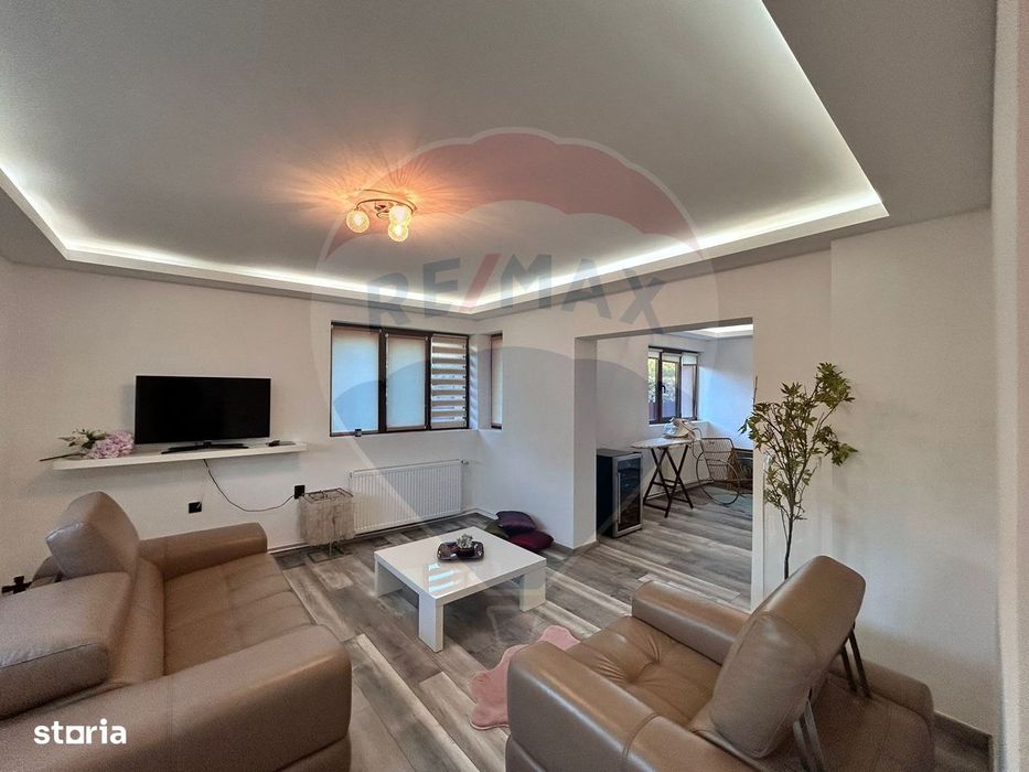 Casă P+1 cu 2 corpuri, 2 garaje și vizibilitate excelentă – Ploiești,