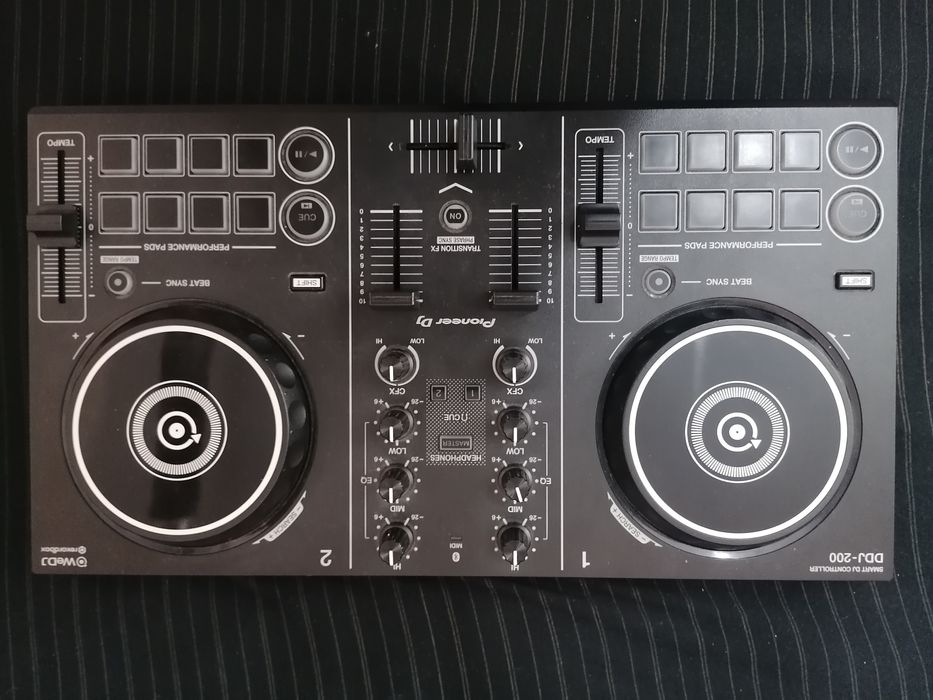 DJ контролер Pionner DDJ-200