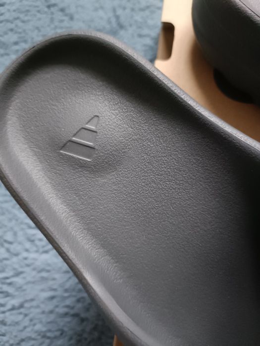 Vand Adidas Yeezy Slide Onyx mar. 43, merg la 41-41,5