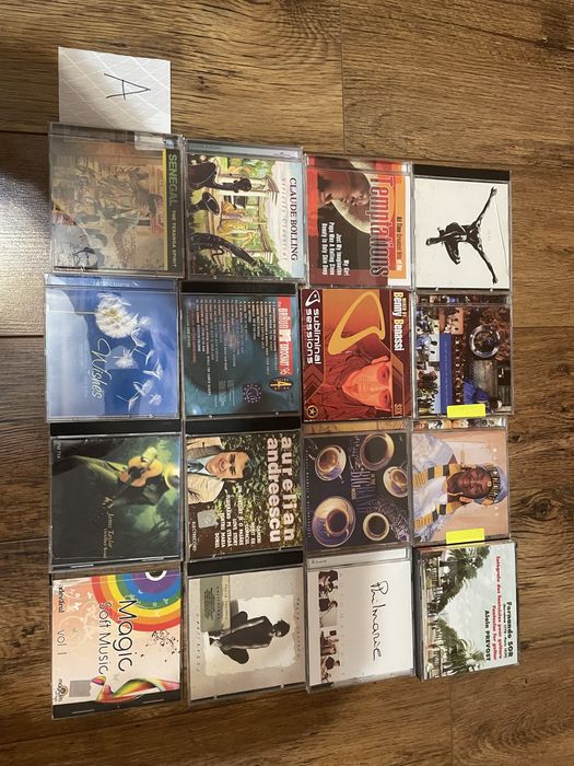 Vand colectie CD-uri , sunt 3 seturi, pretul este pe set