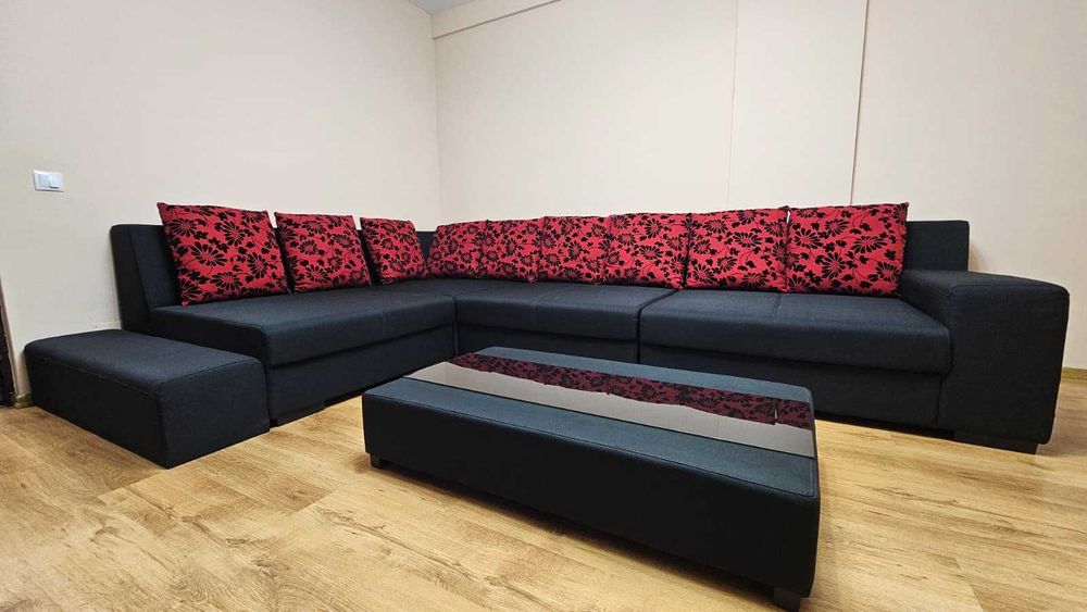 Colțar modular + măsuță de cafea – stare excelentă