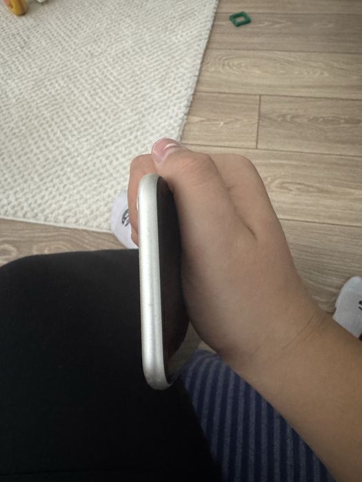 Айфон 11 белый  идеальное состояние