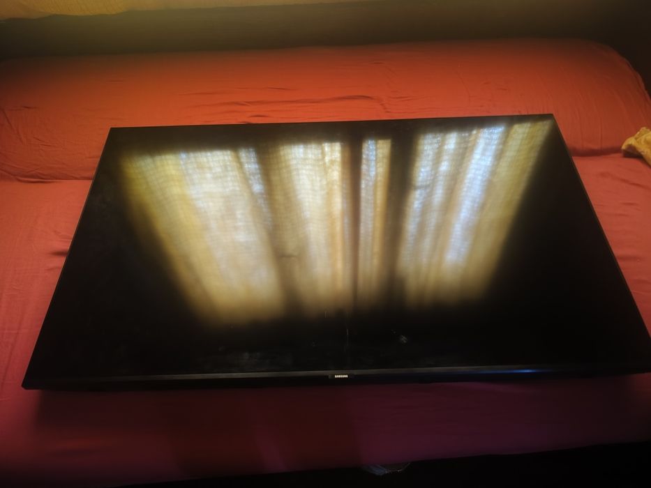 Televizor Samsung Smart TV(preț negociabil)