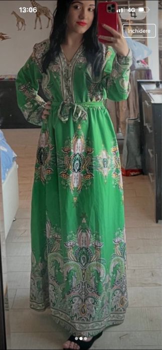 Rochia verde unica cu detalii, NOUA!