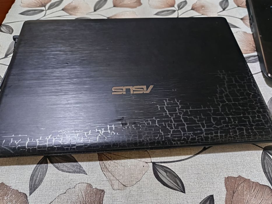Продавам Лаптоп ASUS