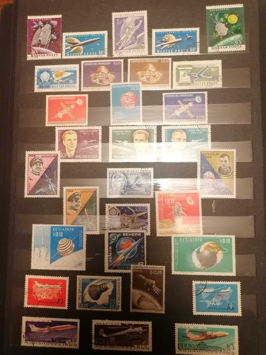 колекция от пощенски марки в класьор