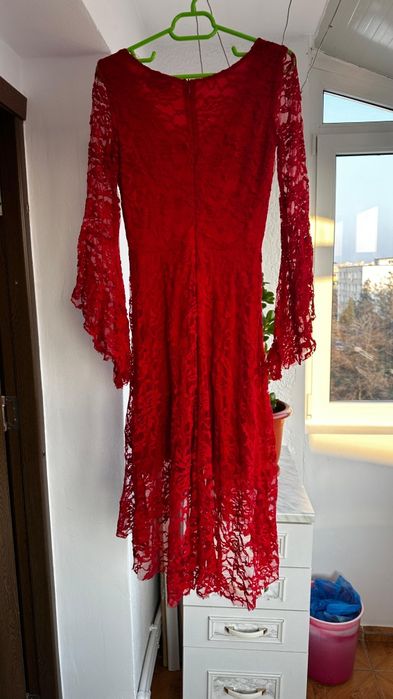 Rochie din dantela roșie marimea 38