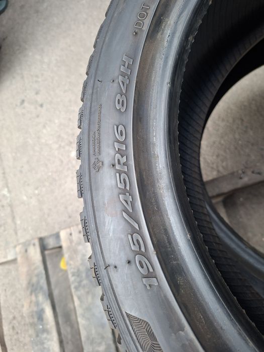 2бр. Почти Нови 195/45/16 Hankook Winter I cept RS3
