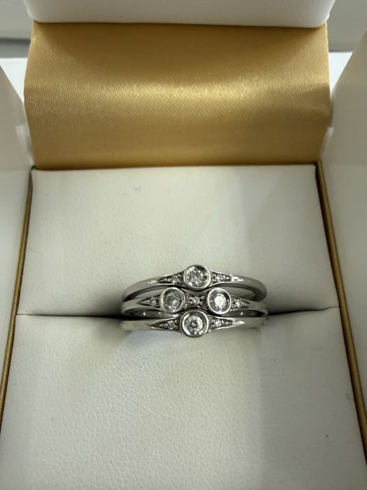 Inel Zancan Aur  18 k cu Dianante naturale