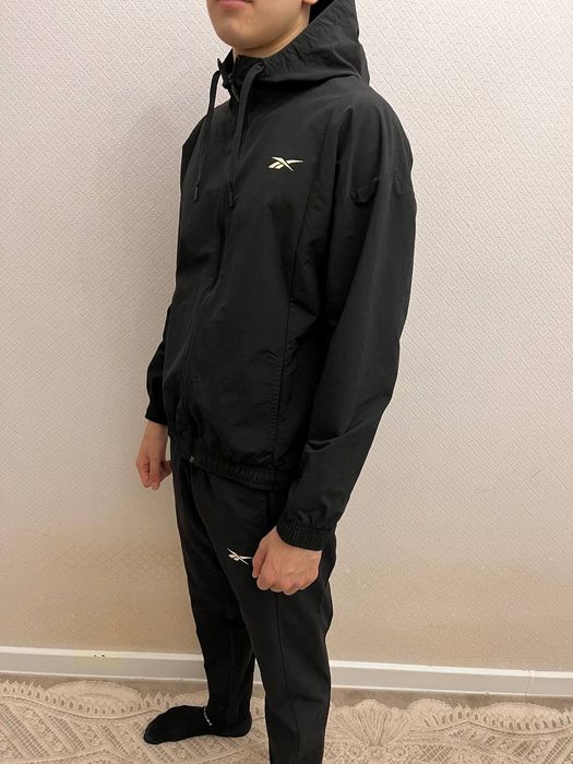 Reebok костюм оригинал.