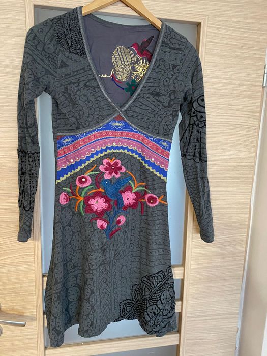 De vanzare Rochii Desigual, marime 32-36, pentru adolescente