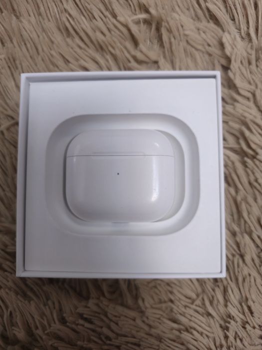 Apple AirPods Pro (1го поколения)