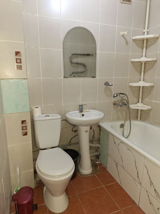 1 комнатная во 2мкр и в центре