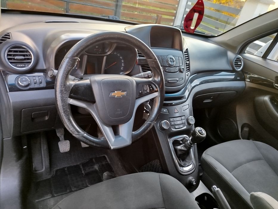 Vând Chevrolet Orlando
