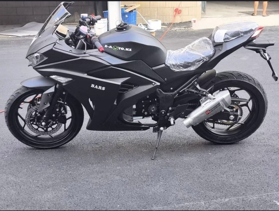 Электромотоцикл Yamaha R3