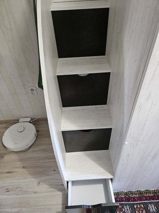 Двухъярусная кровать