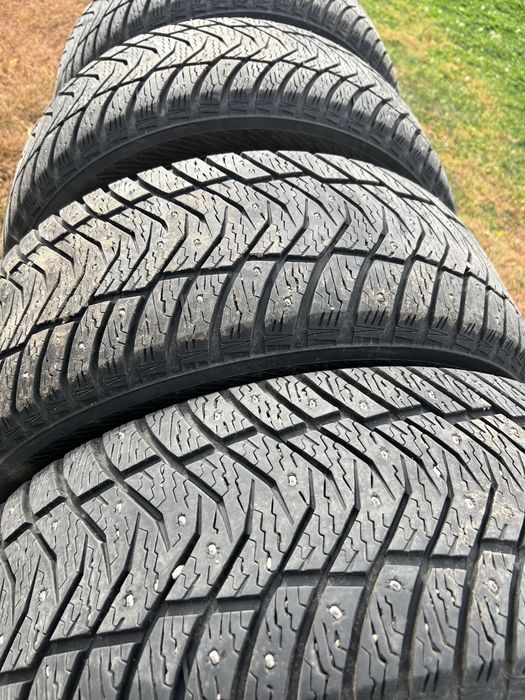 Продам шины YOKOHAMA 235/55 R18 шипы