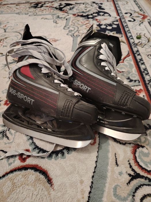 Продается коньки 2 пары