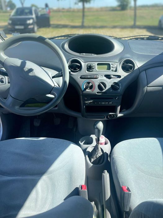 Toyota Yaris бензин