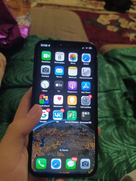 Прдаеться айфон 12черный