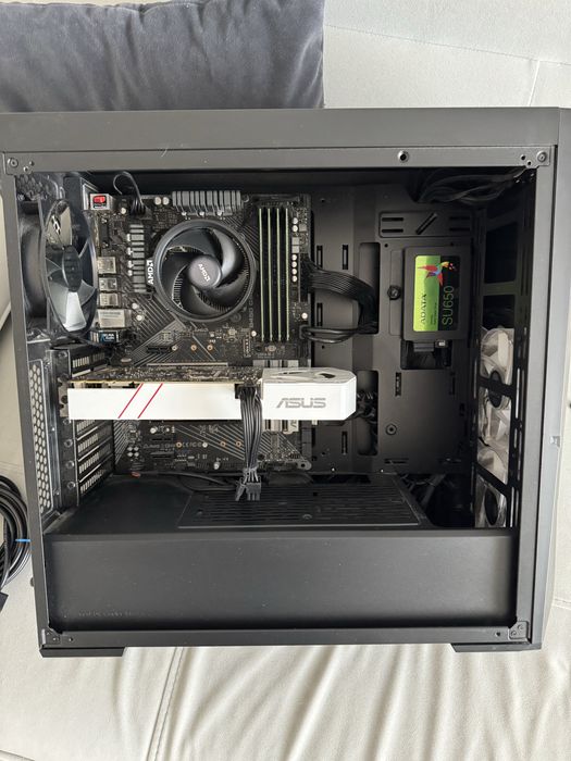 Продавам бюджетен гейминг компютър