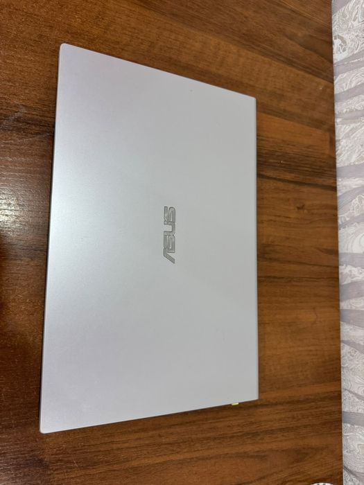 ASUS ноутбук в идеальном состояние