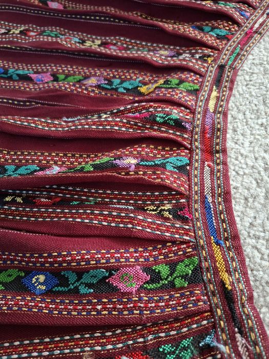 Vind costum traditional