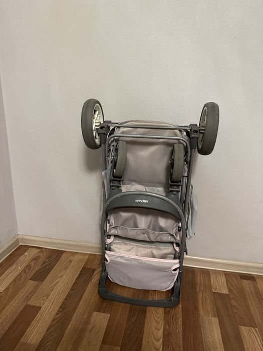 Продаю коляску для девочки