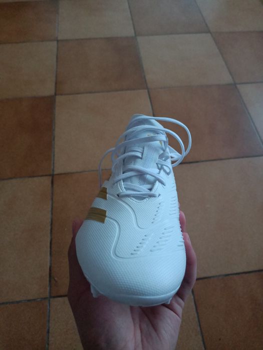 Adidas Predator din colecția "Day Spark",