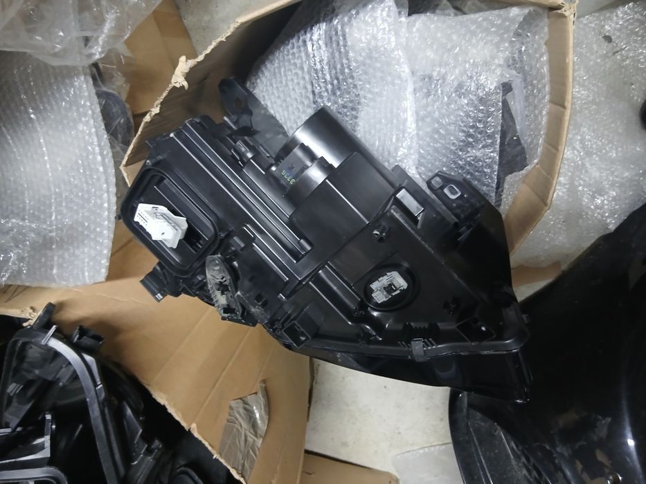 Ляв фар mercedes gla x156