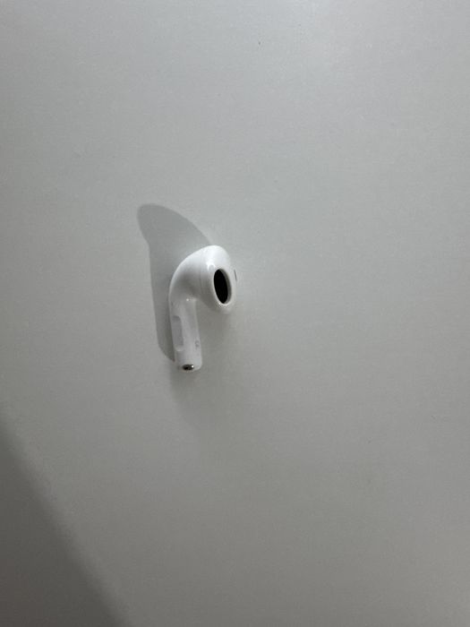 Airpods 4 правый наушник