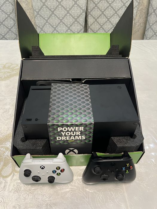 Xbox Series X 1Tb в отличном состоянии
