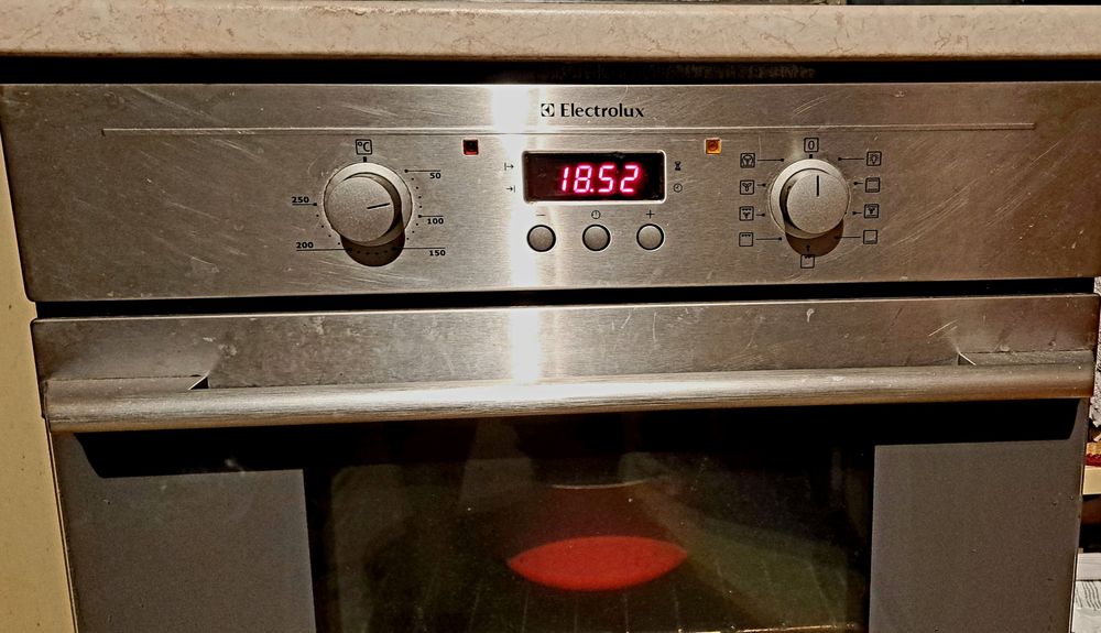 Продавам фурна за вграждане  Електролукс