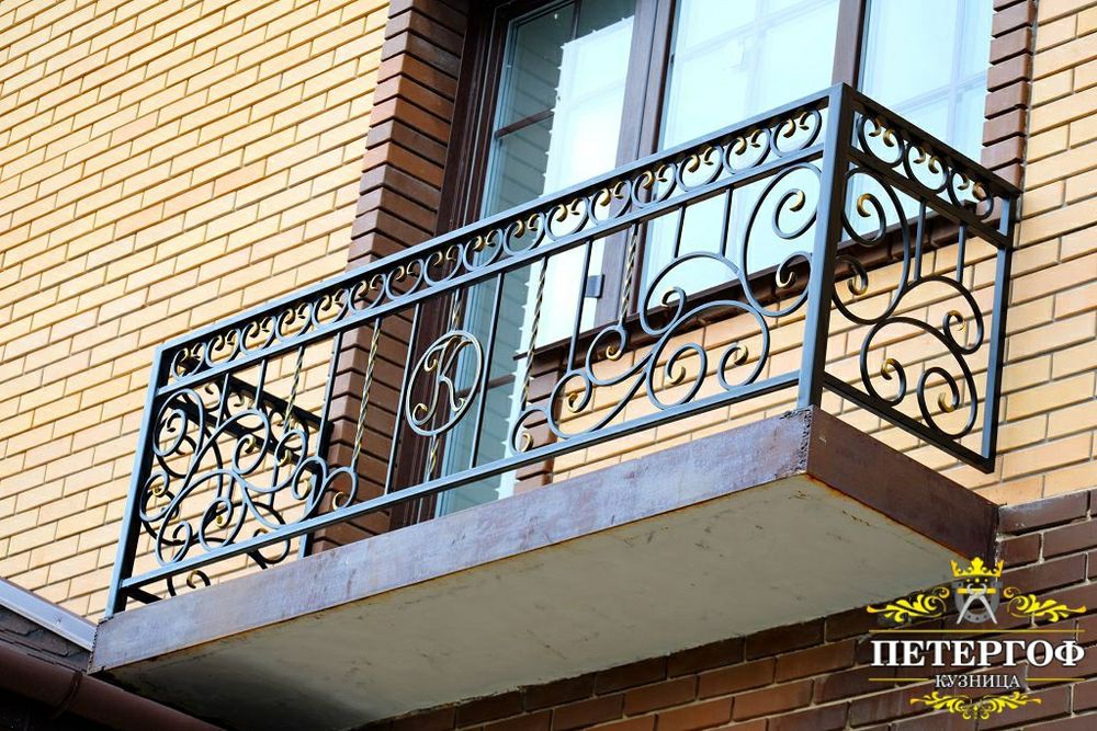 Перила кованая и хай-тек фасон