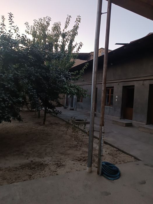 Orikzor Uy sotiladi 3 sotix 6 xona