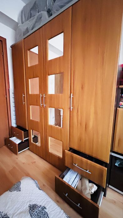 Urgent sale : Good wardrobe (Dulap Dormitor)