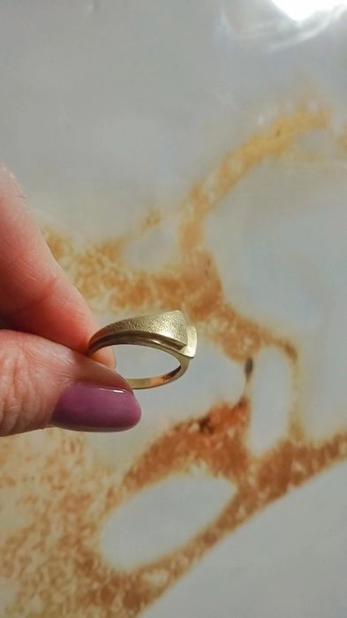 Продам золотое кольцо